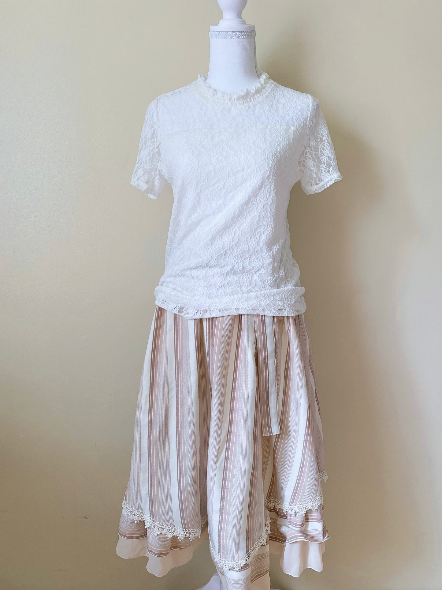 OFALO Japan Top – Girly lace minimalist style