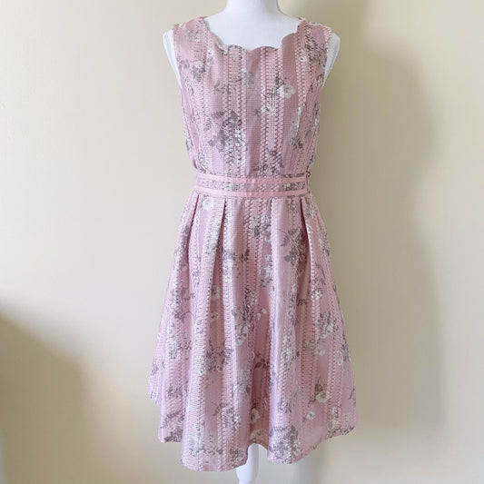 Axes femme floral pink dress